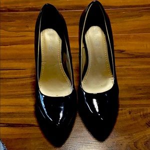 “Beauty Heel” Black stiletto heels